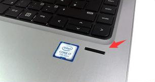 覆盖 HP 笔记本电脑被锁定的表面区域