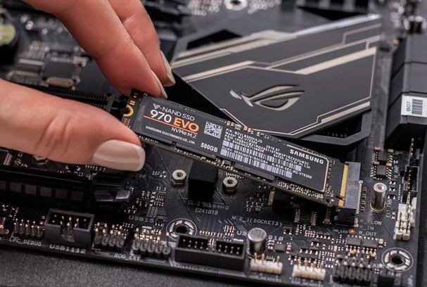 将新的 NVMe SSD 连接到您的计算机